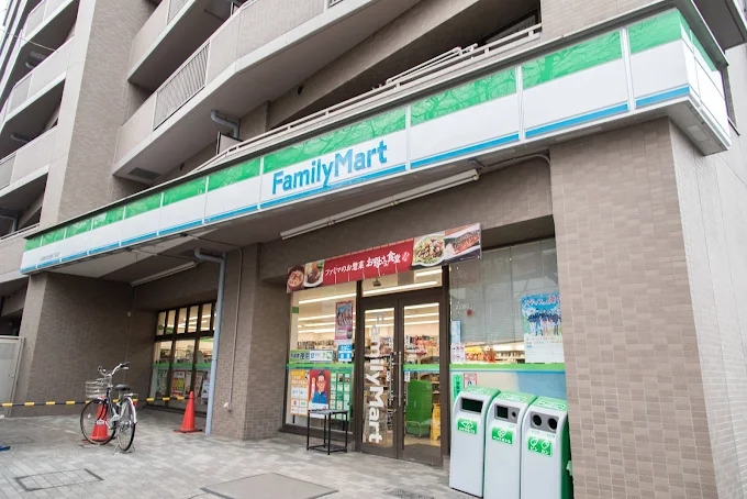 コンビニ　ファミリーマート小浦西五反田四丁目店（コンビニ）まで235m