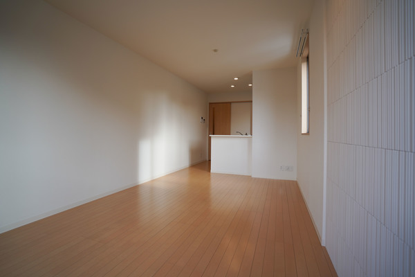 居室・リビング　同じ建物の別なお部屋