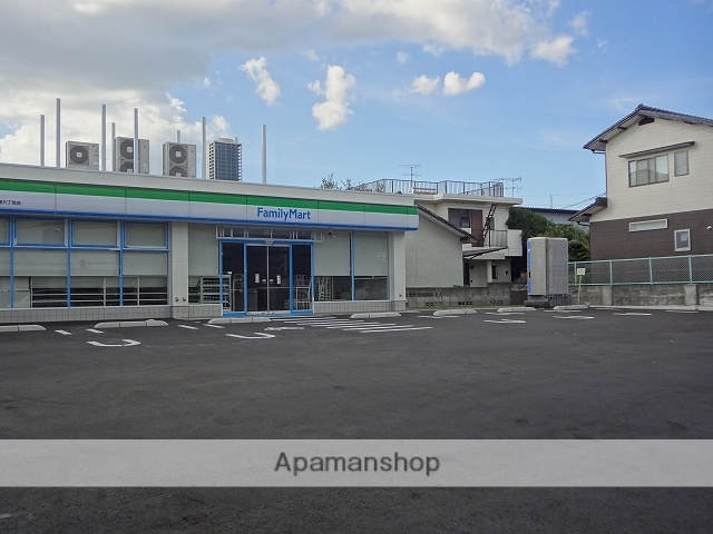コンビニ　ファミリーマート（コンビニ）まで1056m