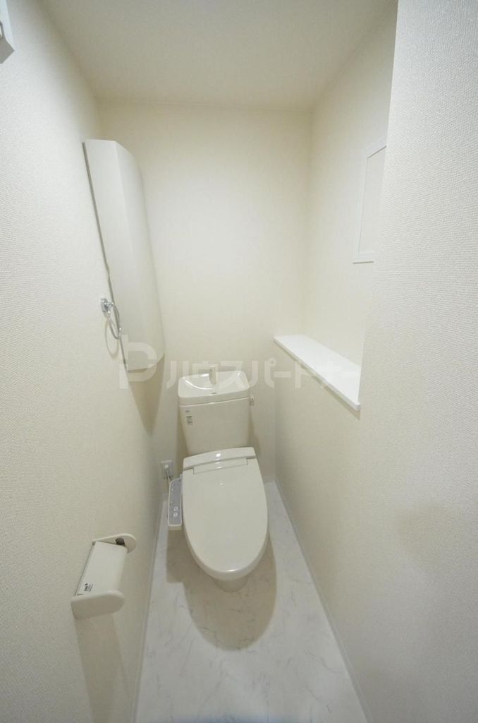東京メトロ千代田線 綾瀬駅 徒歩10分 5階建 築8年のトイレ写真
