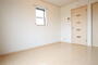 居室・リビング　日当たりのいい綺麗な洋室です！