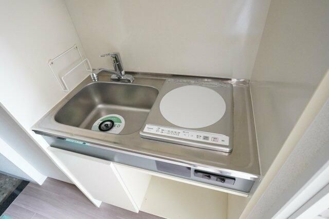 キッチン　※同タイプ・別部屋の参考写真です。