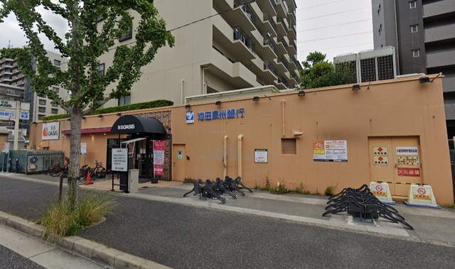 コンビニ　ファミリーマート　吹田江坂五丁目（コンビニ）まで334m