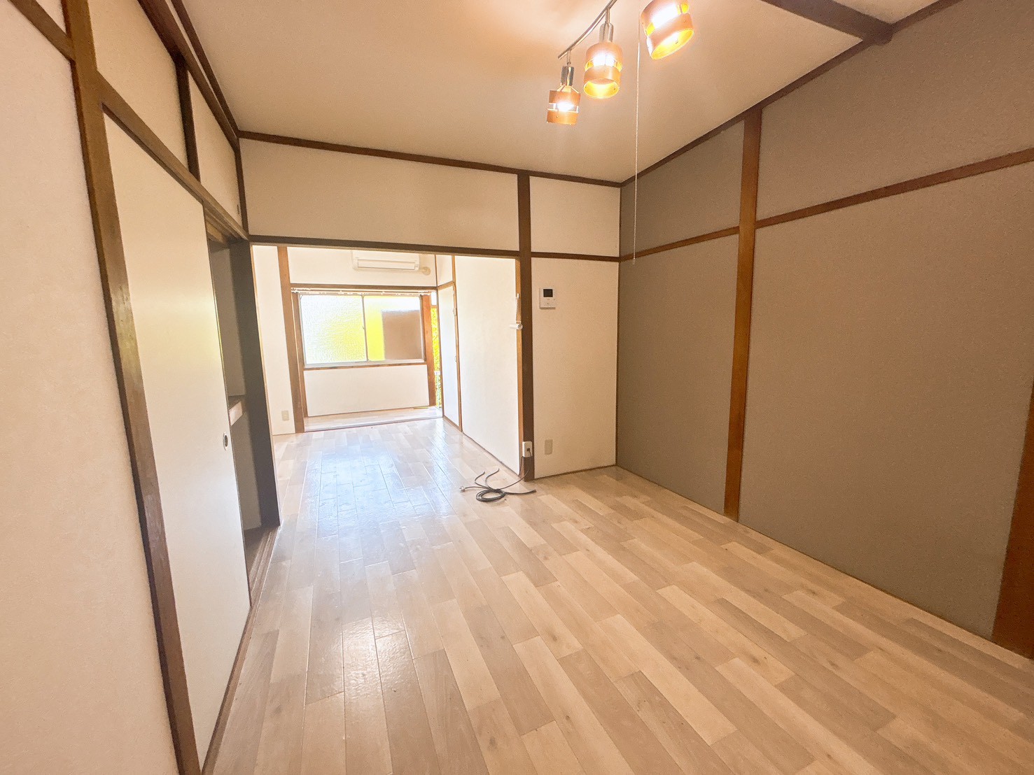 サニーグランド長田の居間写真