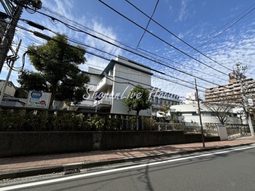小学校　横浜市立本町小学校（小学校）まで2025m