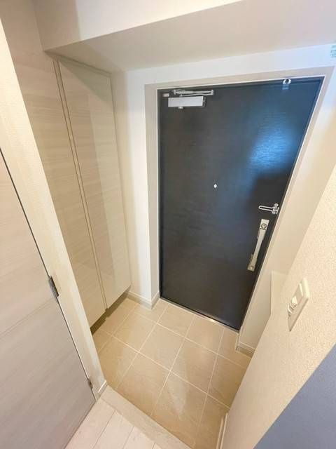 玄関　（別タイプ参考写真）S-RESIDENCE王子east　北区