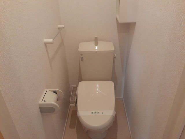 東急こどもの国線 恩田駅 徒歩15分 2階建 築10年のトイレ写真
