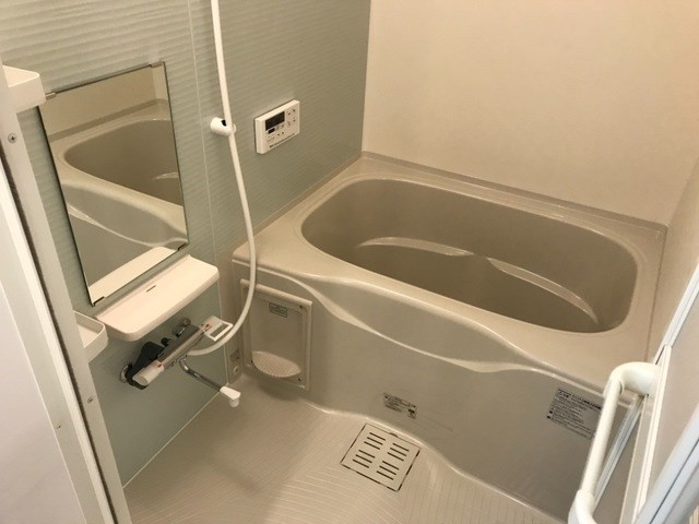 バス・シャワールーム　追い焚き完備