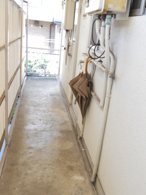 東急田園都市線 三軒茶屋駅 徒歩1分 2階建 築47年の外観写真