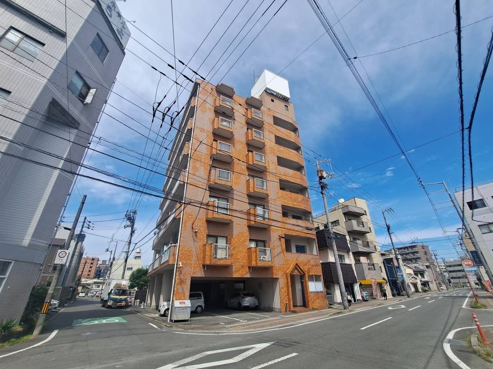 松山市柳井町のマンションの建物外観