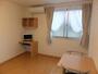 居室・リビング　家具家電設置済みのお部屋です。