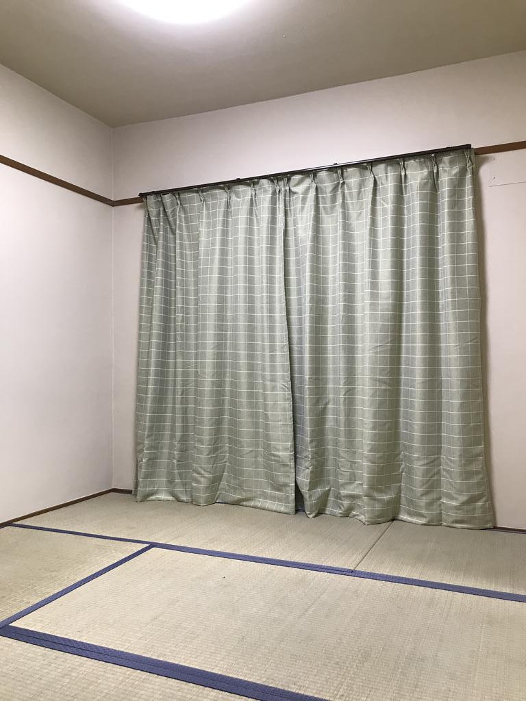春日マンションの居間写真
