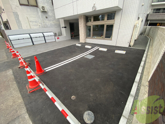 【札幌市中央区南一条西のマンションの駐車場】