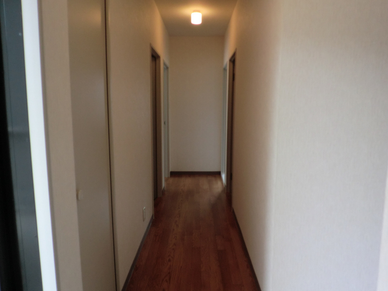 玄関　オシャレな感じの廊下です！