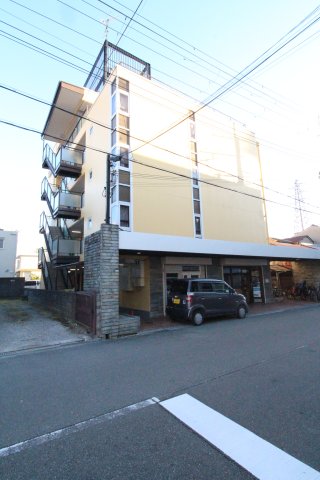 大阪市東淀川区大隅のマンションの建物外観