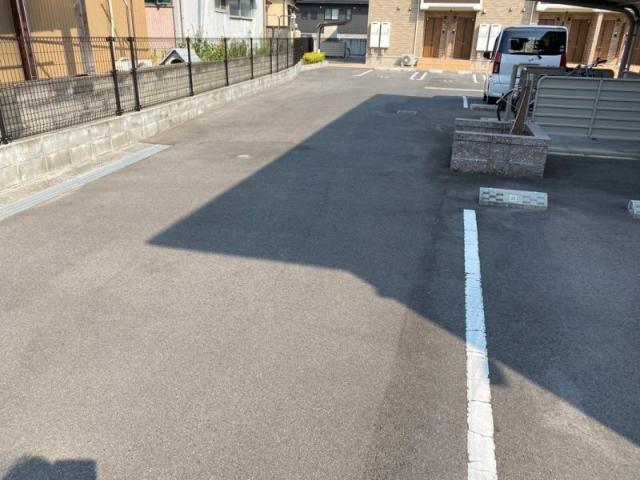 【カルムIIの駐車場】