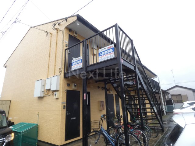 横浜市瀬谷区本郷のアパートの建物外観