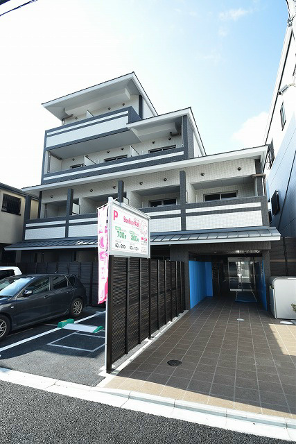京都市上京区十念寺前町のマンションの建物外観