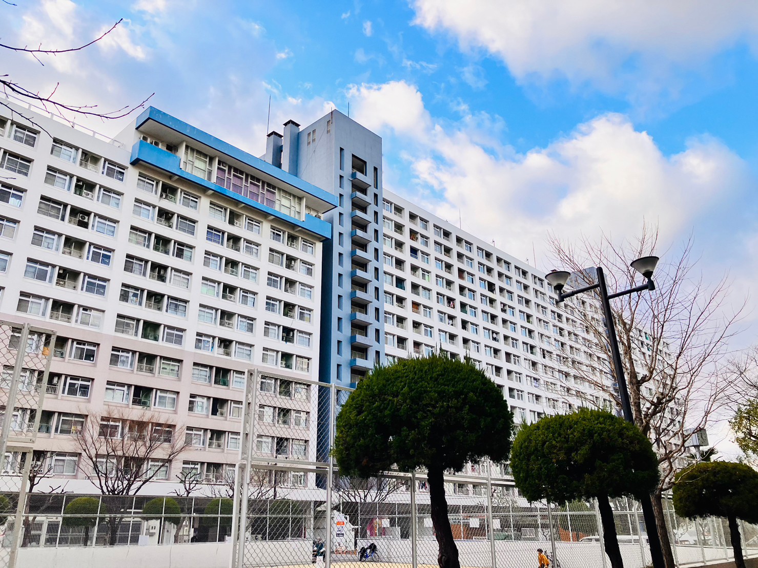 大阪市大正区千島のマンションの建物外観