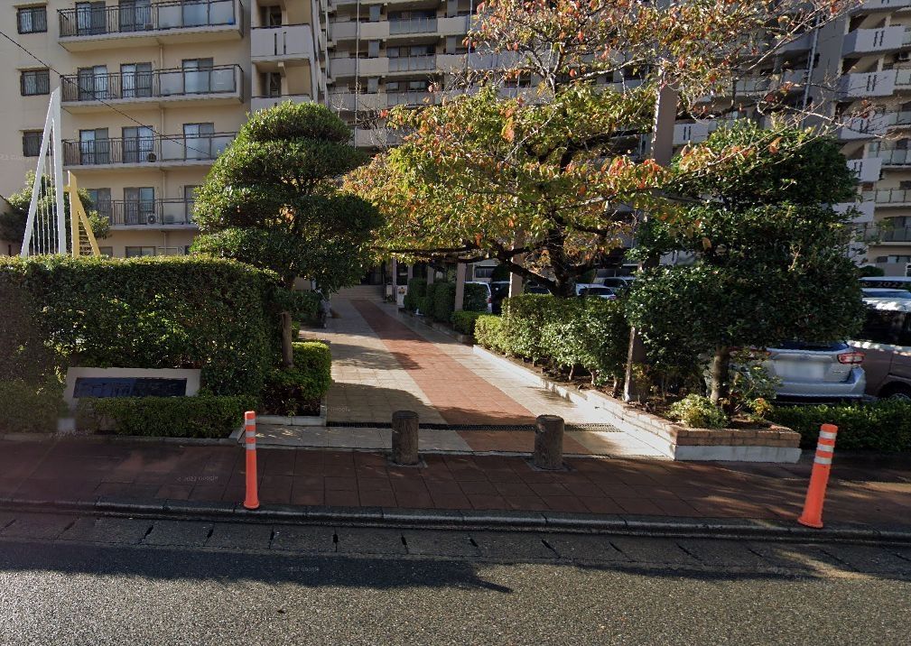 【福岡市西区姪の浜のマンションのロビー】