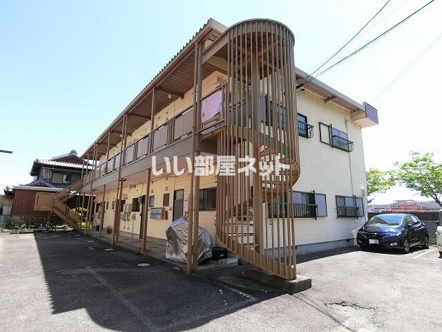 コーポ岡崎の建物外観