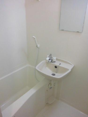 バス・シャワールーム　風呂、トイレ別です。