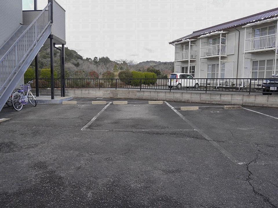 エントランス　駐車場