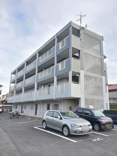 奈良市東九条町のマンションの建物外観