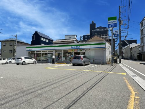 【高知市中宝永町のマンションのコンビニ】