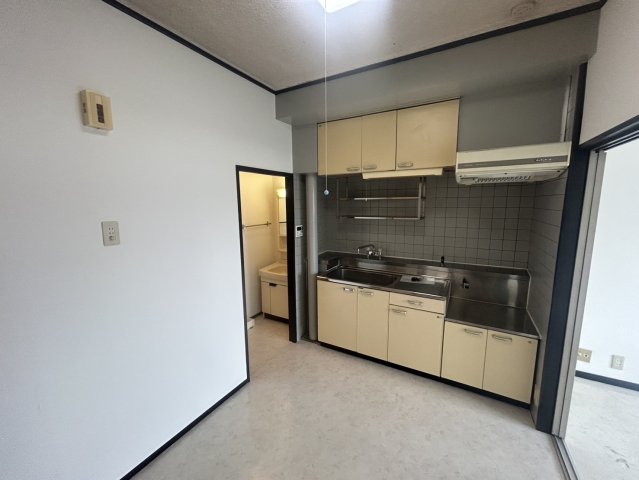 居室・リビング　エルドール川原