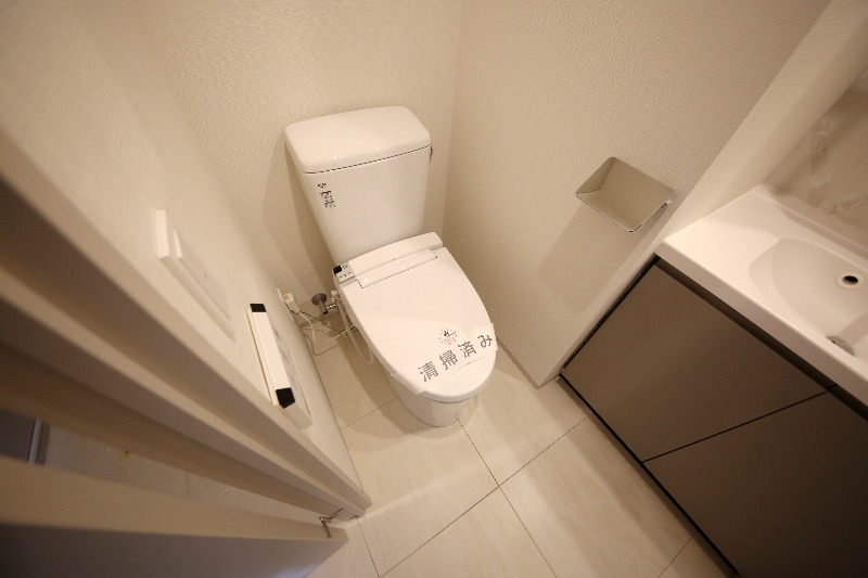 トイレ　温水洗浄便座トイレ