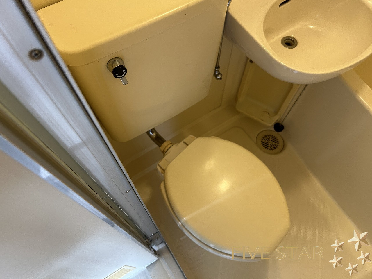京阪本線 御殿山駅 徒歩6分 5階建 築40年のトイレ写真