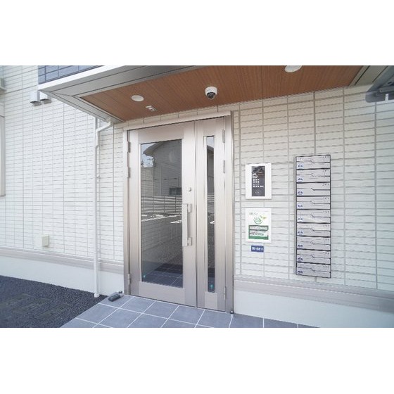 その他　共用エントランスにはオートロックあり