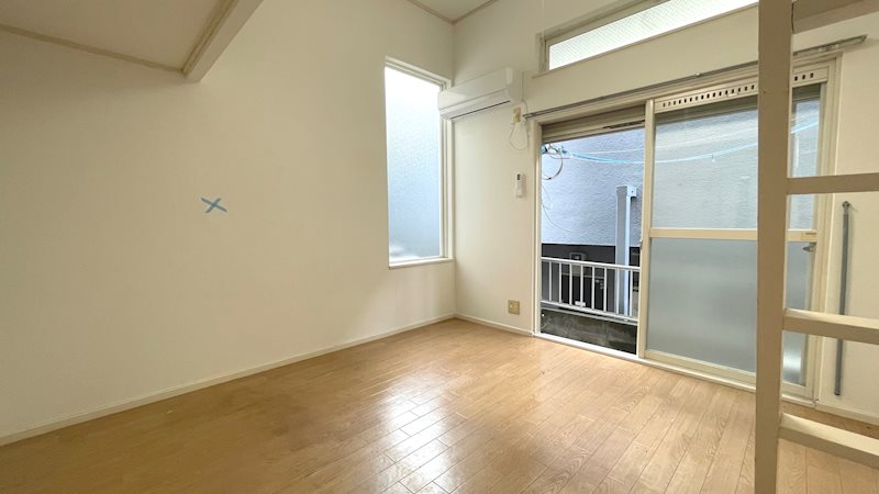 居室・リビング　※クリーニング前の写真です。