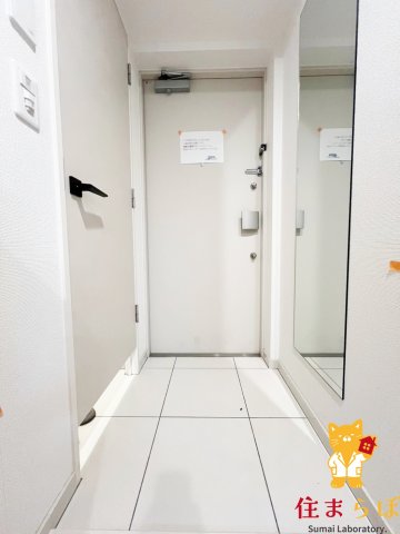 玄関　「気になったら、LINEで気軽に相談できますよ。」