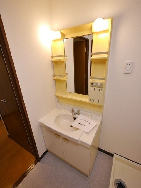 洗面設備　★独立洗面台の様子★