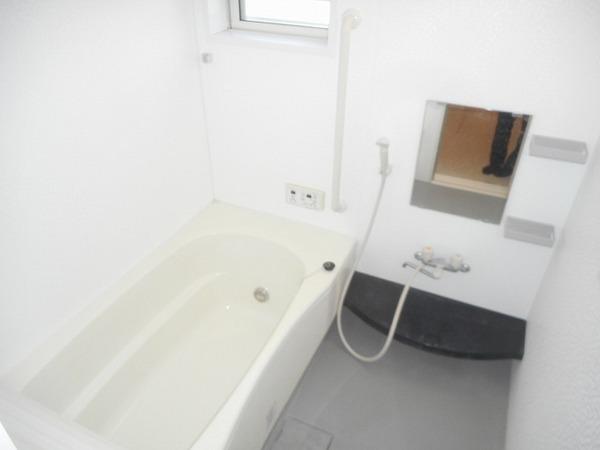 バス・シャワールーム　キレイな浴室です！
