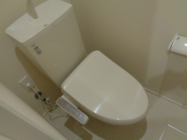 トイレ　温水便座付き