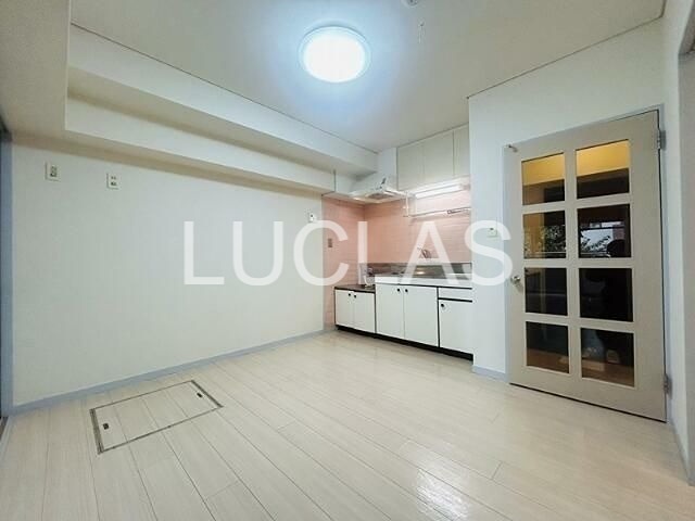 居室・リビング　ゆったりとしたリビングで憩いの空間…。