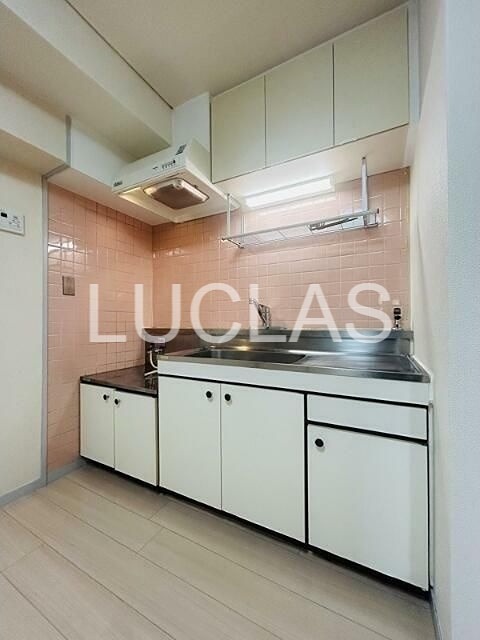 キッチン　幅を広くとったキッチンでお料理も楽しい♪