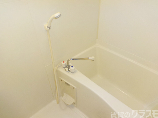 バス・シャワールーム　お風呂で一日の疲れをゆっくりお取りください。