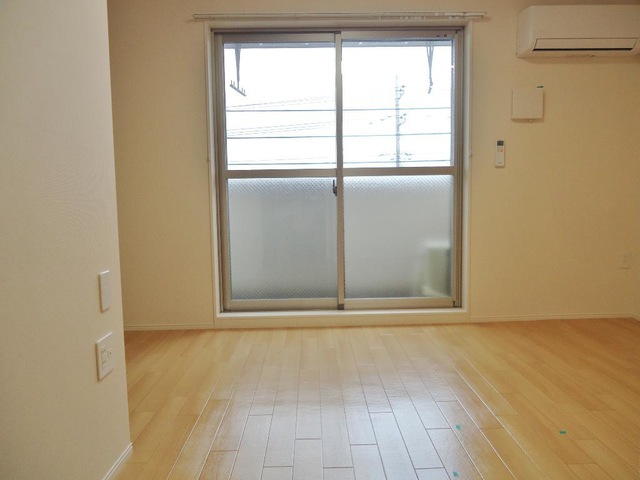 居室・リビング　室内