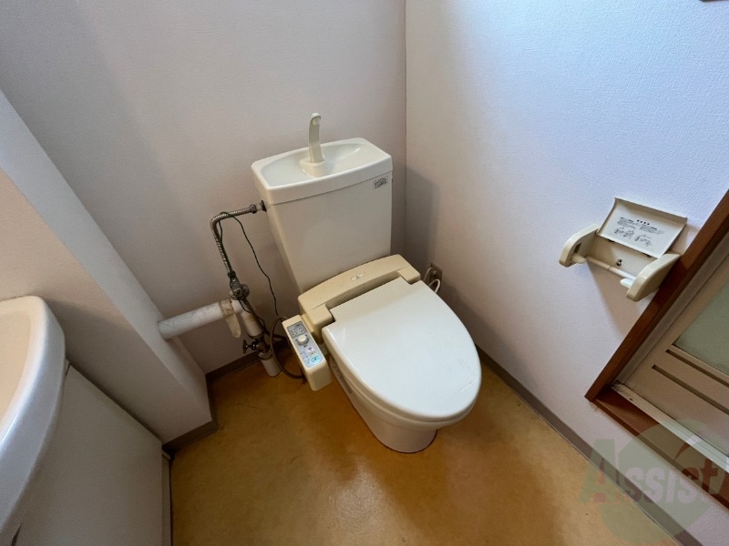 トイレ　トイレです。ウォシュレット付を探している方、おすすめです。