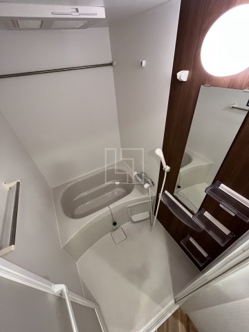 バス・シャワールーム　セレニテ桜川駅前プリエ　浴室