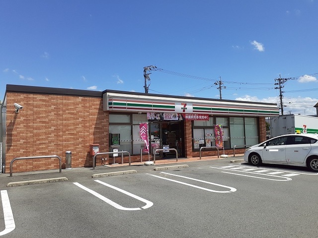 コンビニ　セブンイレブン御幸笛田店（コンビニ）まで500m