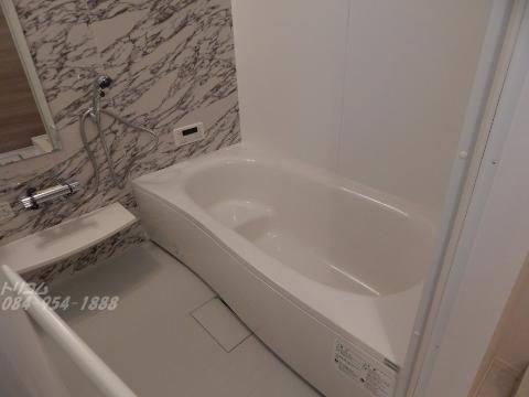 バス・シャワールーム　追焚付広々一坪バス