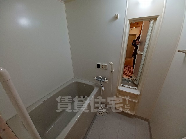 バス・シャワールーム　同物件　別部屋