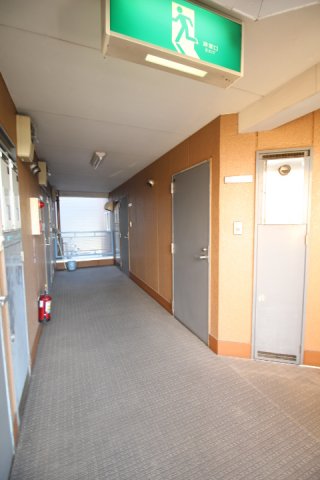 エントランス　建物の内部です