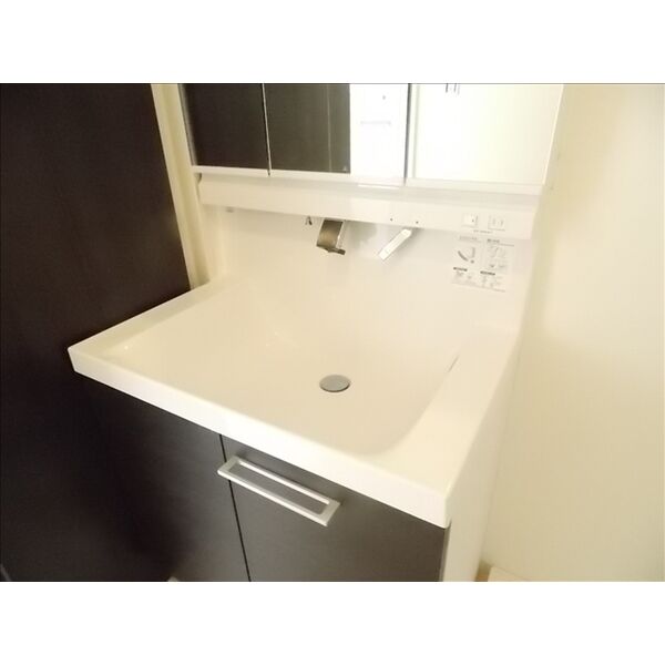 洗面設備　反転タイプ