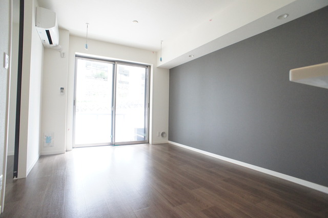 居室・リビング　アクセントクロス仕様で、お部屋をオシャレに演出してくれます♪